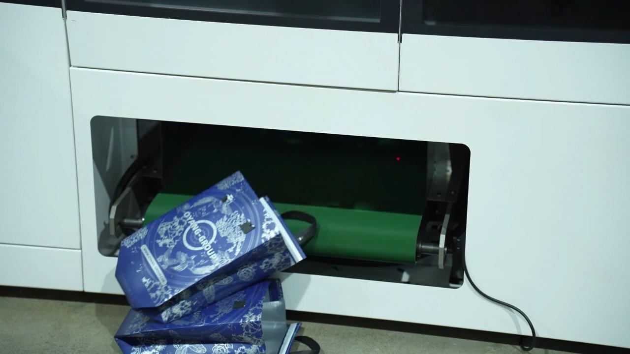 8 Auto defect rejection system 8 Système de rejet automatique des défauts