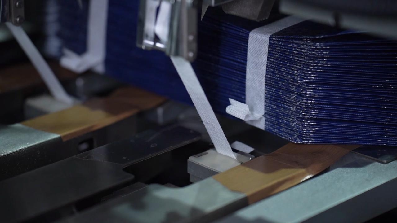 9 Automatic strapping 9 Cerclage automatique