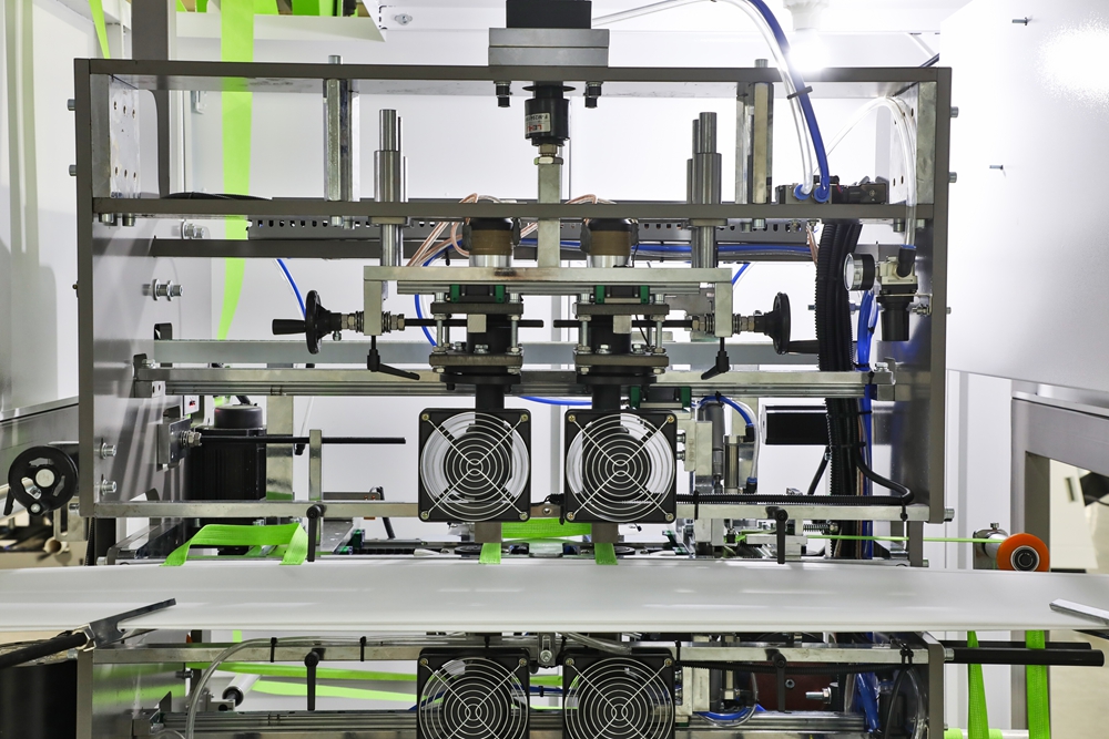 Smart 17 XC700 non tissé 3 en 1 Machine de fabrication de sacs avec poignée en ligne