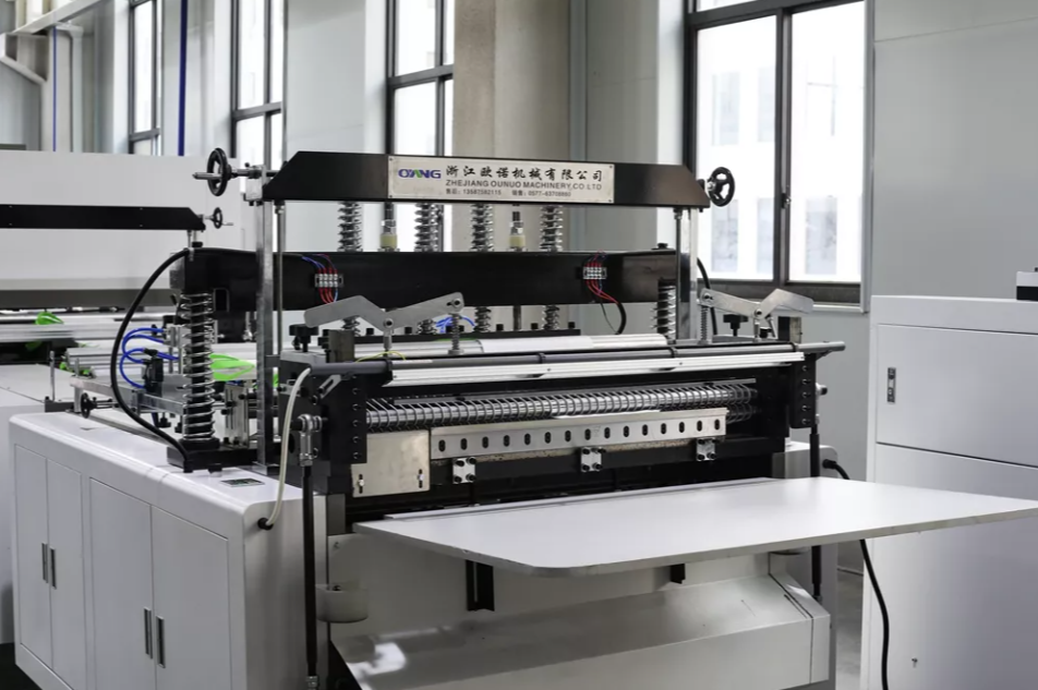 Smart 17 XC700 non tissé 3 en 1 Machine de fabrication de sacs avec poignée en ligne