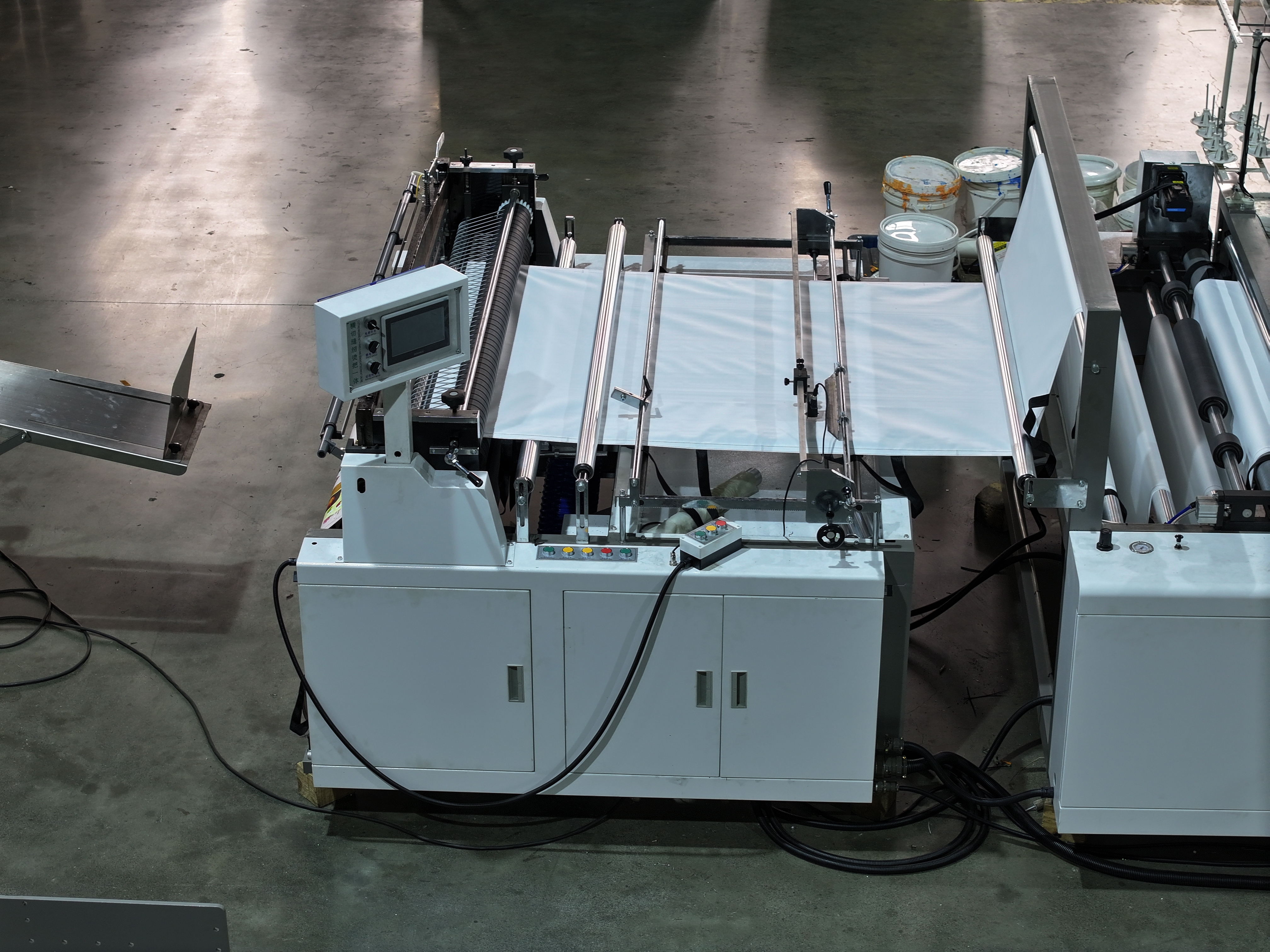 Machine de couture et de découpe de couture à double côté ONL-XG1200 non tissée